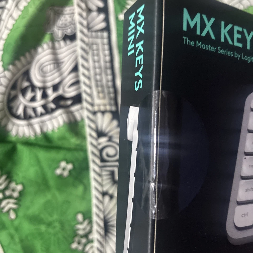 Logitech MX Keys Mini - Image 2 of 3