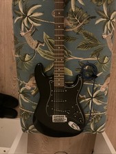 Westfield E1000 Stratocaster Style Sunburst 6 String Electric Guitar + stand 