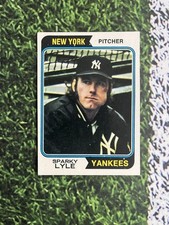 1974 Topps Baseball Sparky Lyle #66 New York Yankees EX Low Shipping 