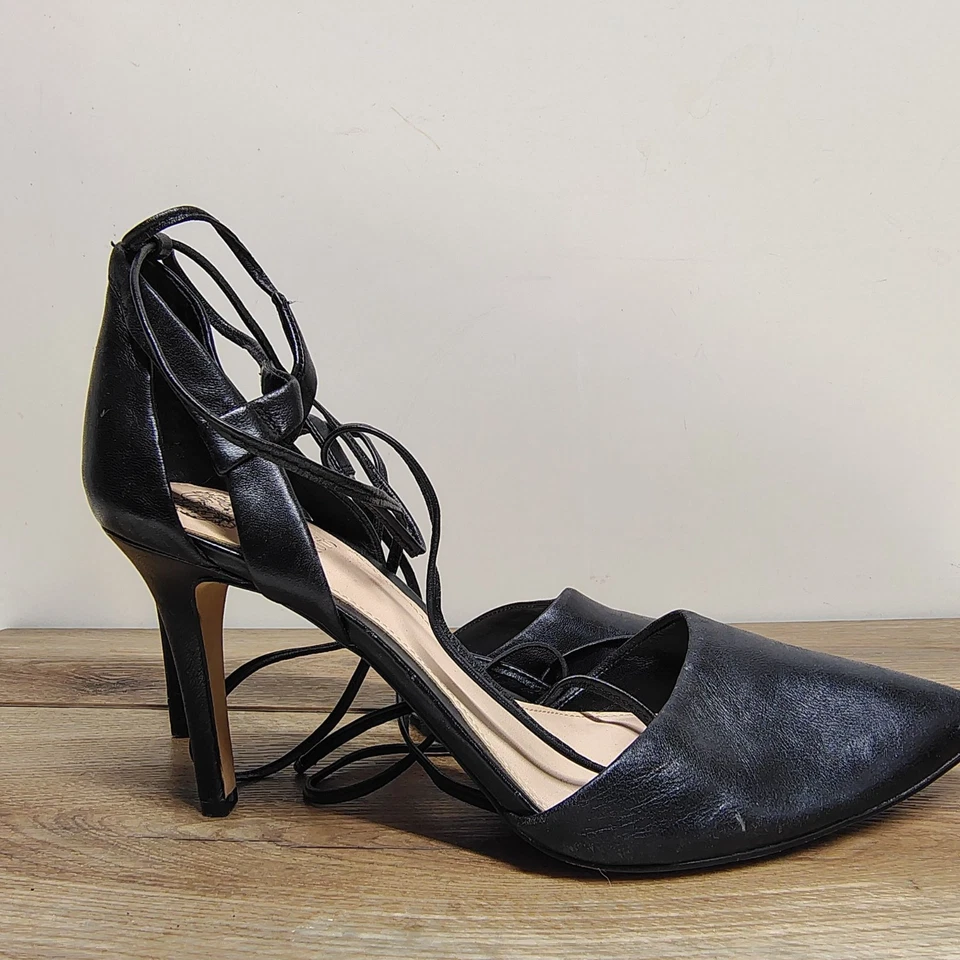Vince Camuto Women's Heels Size 10 Black Lace Up Ankle Pointed Toe - Image 2 of 4