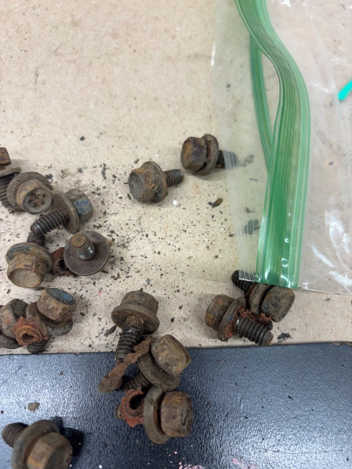 Original Ford 351M 351C 400 VÁLVULA DE MOTOR BASCULANTE CUBIERTA PERNOS CONJUNTO LOTE OE BBF Foto 3 de 4