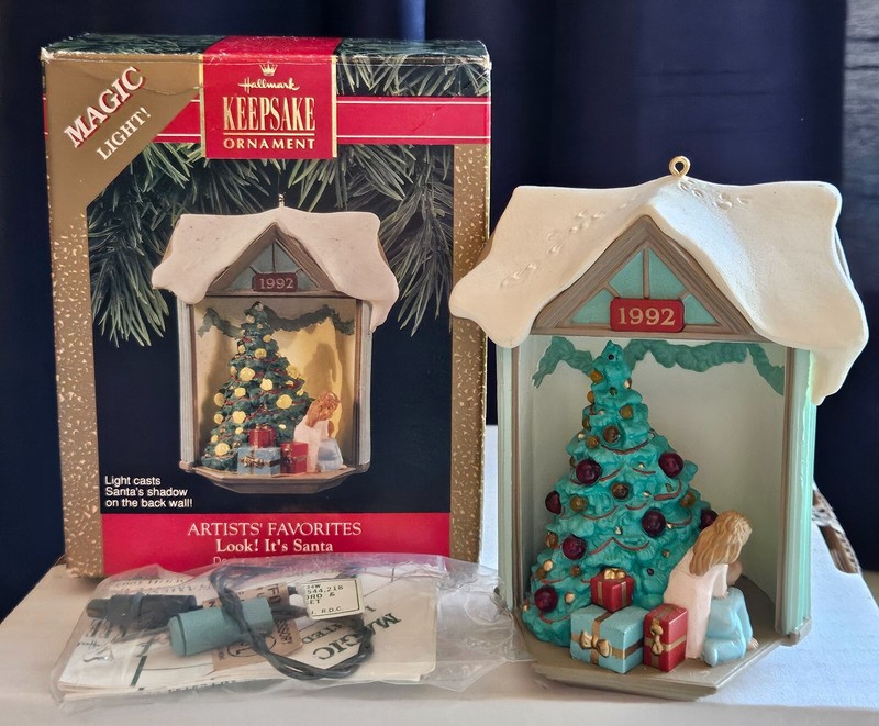 Hallmark Keepsake Ornament Artists Favorites 1992 Look! It’s Santa Magic Light