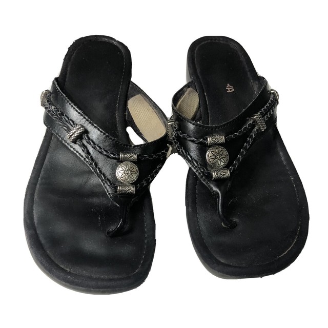 Silverthorne Black Leather Flip Flops Sandals Size 6.5 / 7