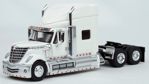Camión tractor Brekina International LoneStar blanco #85827 escala HO 1/87 - Imagen 6 de 8