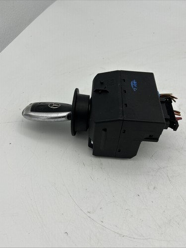 03-09 Mercedes W209 CLK500 Ignition Switch Module with Key 2095450908 - Picture 8 of 9