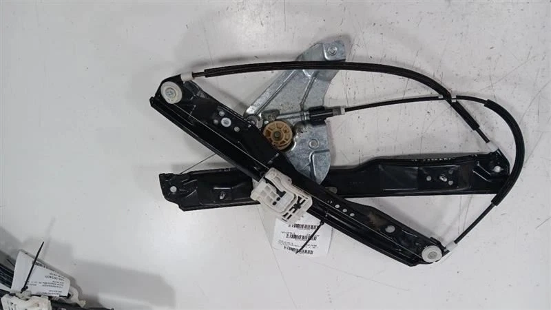 司机左前窗调节器轨道无电机适合 10-19 TAURUS — 第 2/4 张图片