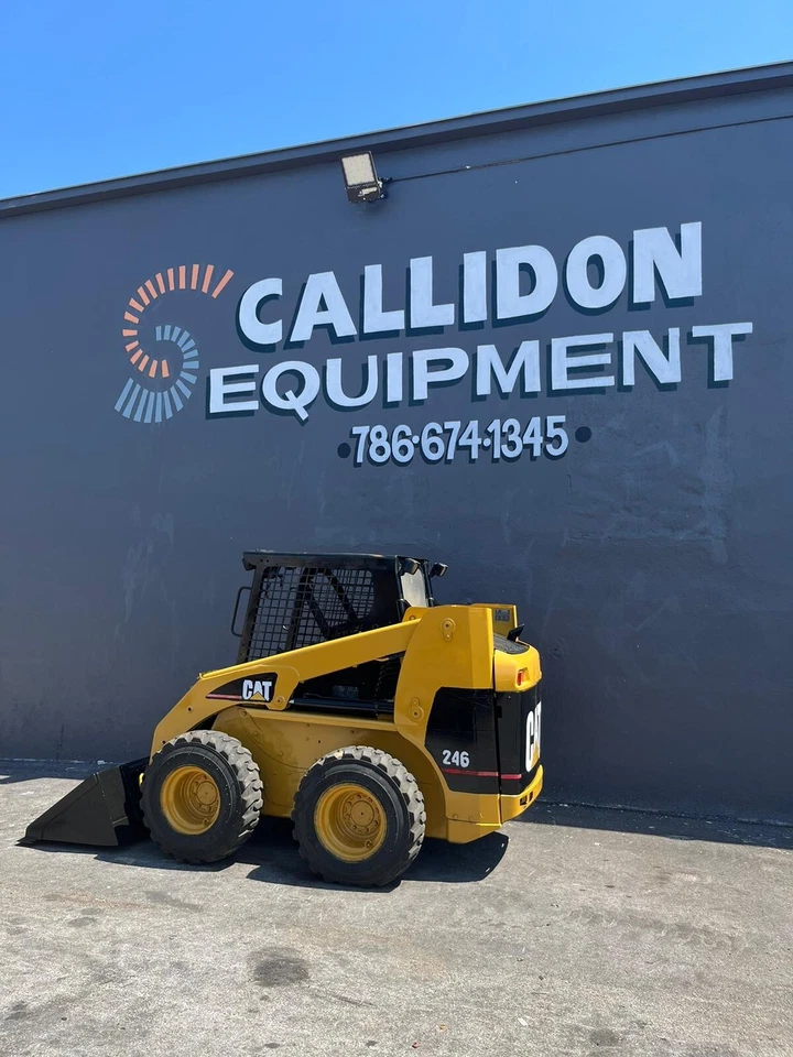 Minicargadora Caterpillar 246 2002 Foto 2 de 4