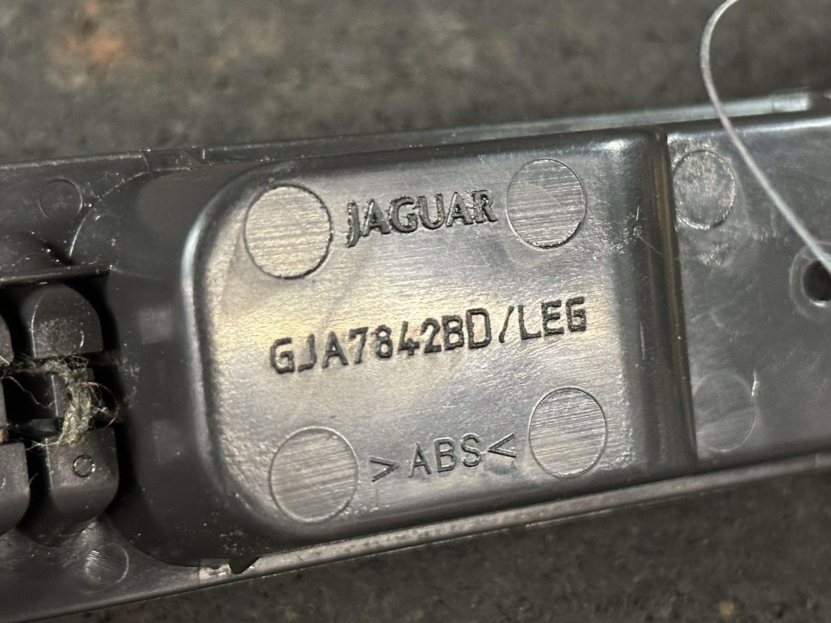 97-06 JAGUAR XK8 CONVERTIBLE ROOF TOP SWITCH PANEL ID 97-06 JAGUAR XK8 CONVERTIBLE ROOF TOP SWITCH PANEL ID