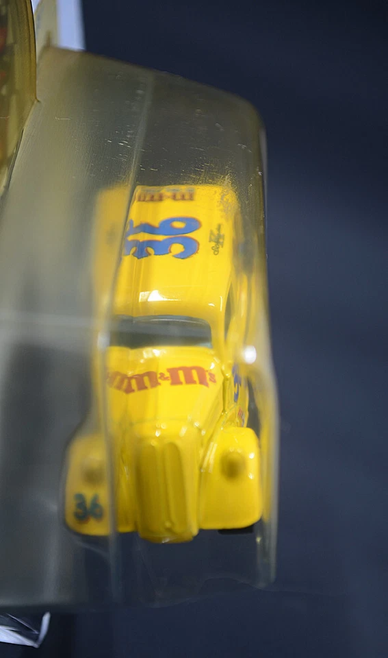 2001 Hotwheels #36 Ken Schrader - M&M's Angelia Panel Truck - 2 of 4 - Image 3 of 4