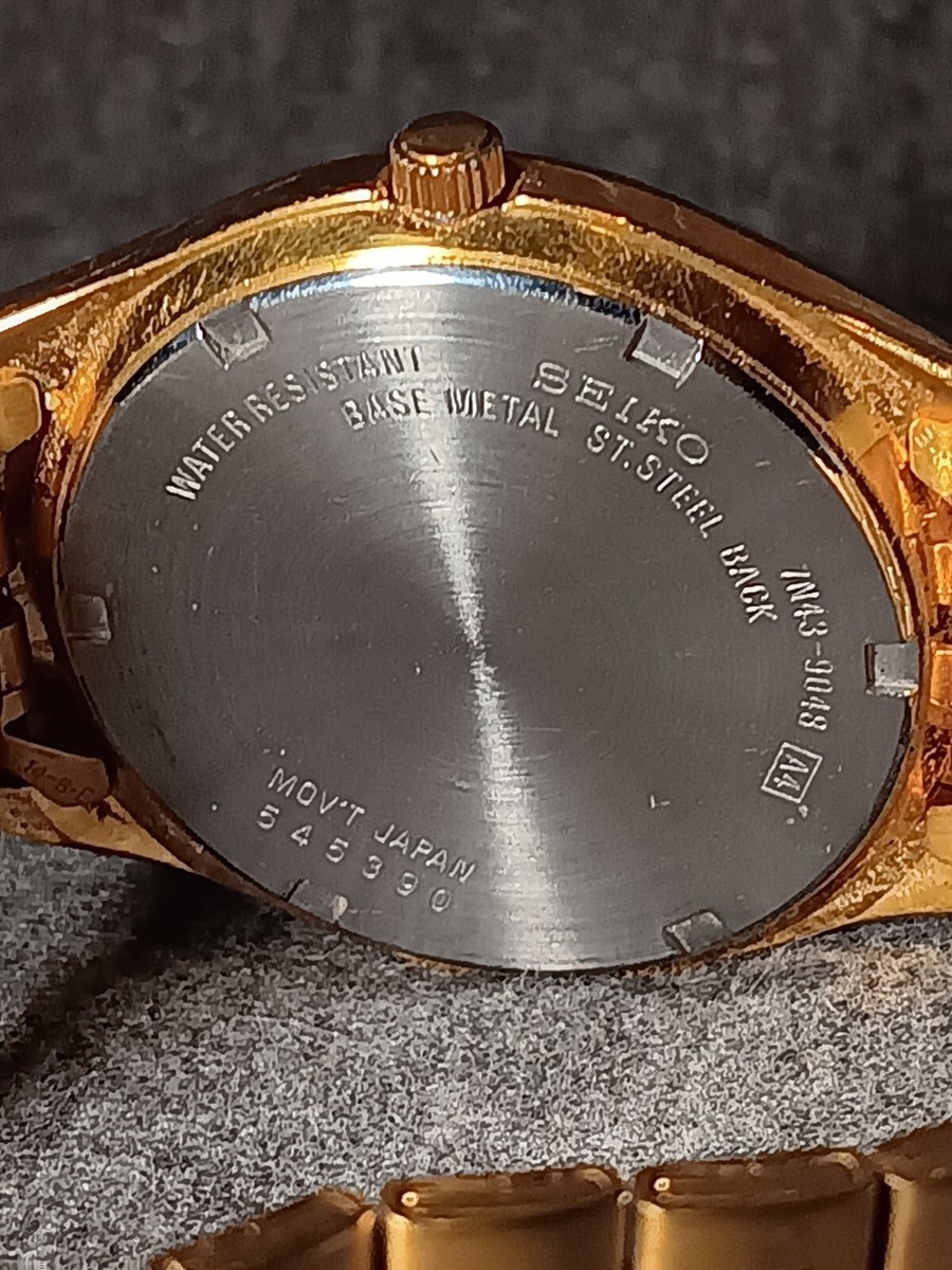 Seiko Essentials Men's Watch Gold Tone Day / Date 7N43-9048
