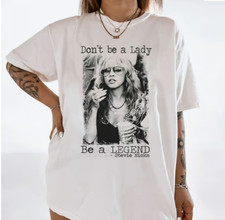 Don't be a Lady, Be a Legend Stevie Nicks T-shirt Size 2XL NWOT