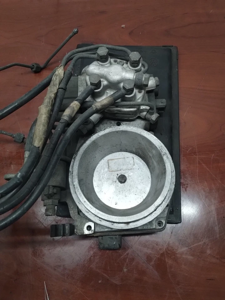 VOLKSWAGEN AUDI OEM CORRADO GOLF PASSAT ENGINE MOTOR FUEL INJECTION DISTRIBUTOR - Image 3 of 4