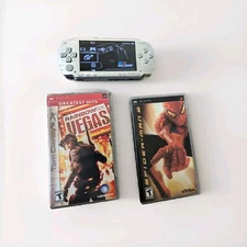 PlayStation Portable 1000 / 2 Games - w Charger