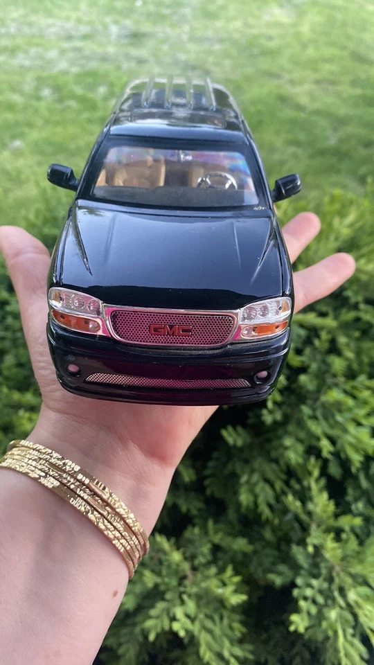 JADA Dub City 2002 GMC YUKON XL DENALI escala 1:24 diecast NEGRO sin caja Foto 3 de 4