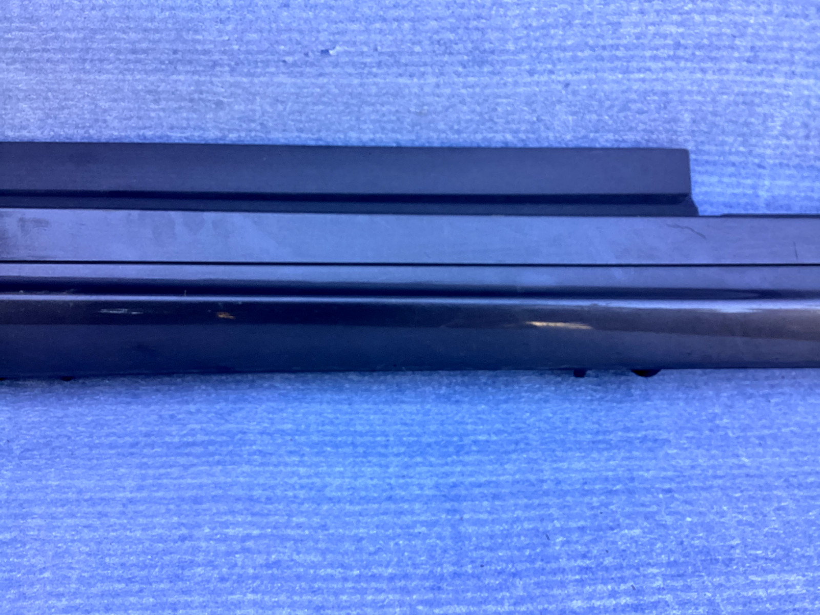 2014-2020 Maserati Quattroporte right rocker molding OEM