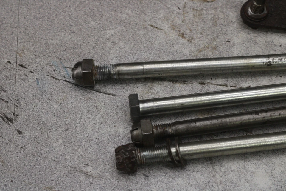 Suzuki GT550 1972 Indy pernos de montaje del motor accesorios tornillos del motor W11-8172.Sc Foto 4 de 4