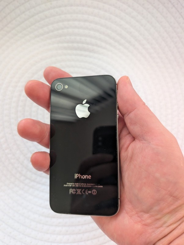 Black Rare Vintage Apple iPhone 4S (16GB) for Collectors | Excellent Condition