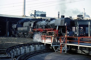 Original Dia / slide PKP incl. (c): Ty42 100 Raciborz (?) 09/1983 K621