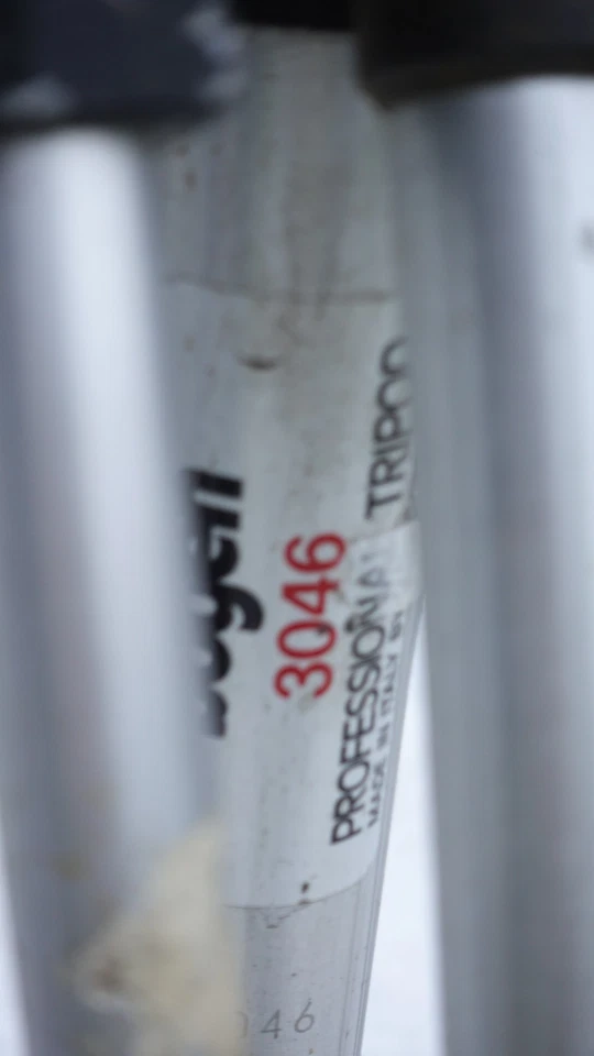 Bogen 3046 Professional Camera Tripod with Head - Image 3 of 4