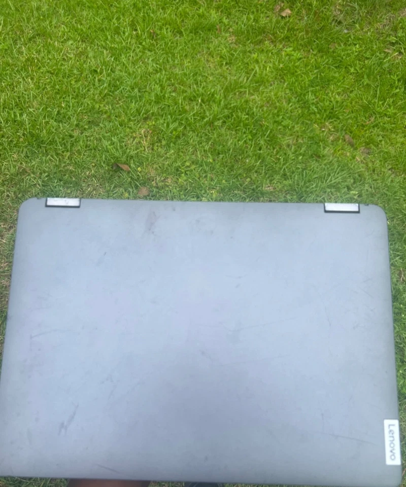 Lenovo IdeaPad flex 5 14iAU7 (2023) Pantalla táctil gris Foto 2 de 2