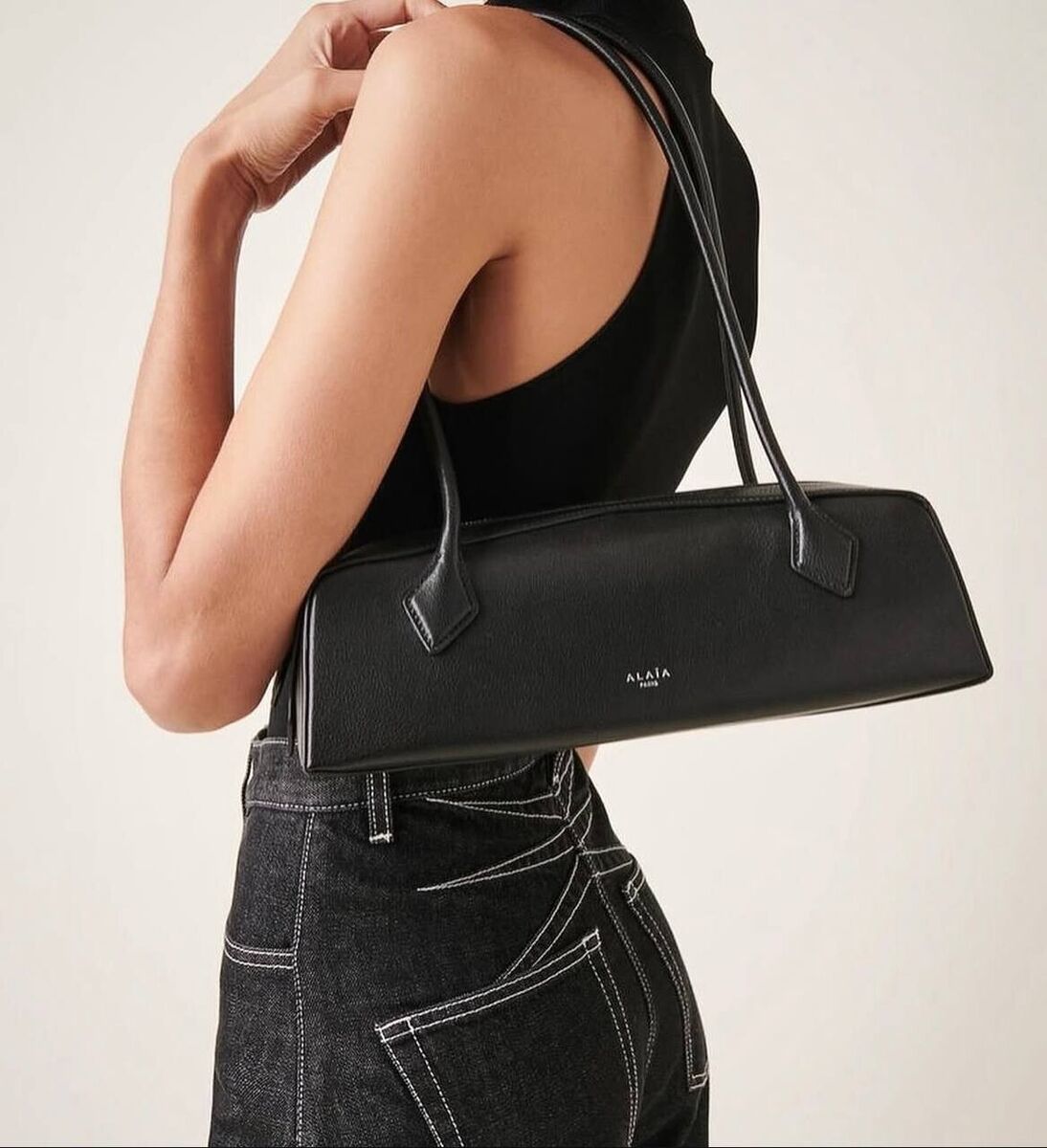 Alaia Dachshund LE TECKEL Medium in GOATSKIN Thin Shoulder Alaia Dachshund LE TECKEL Medium in GOATSKIN Thin Shoulder