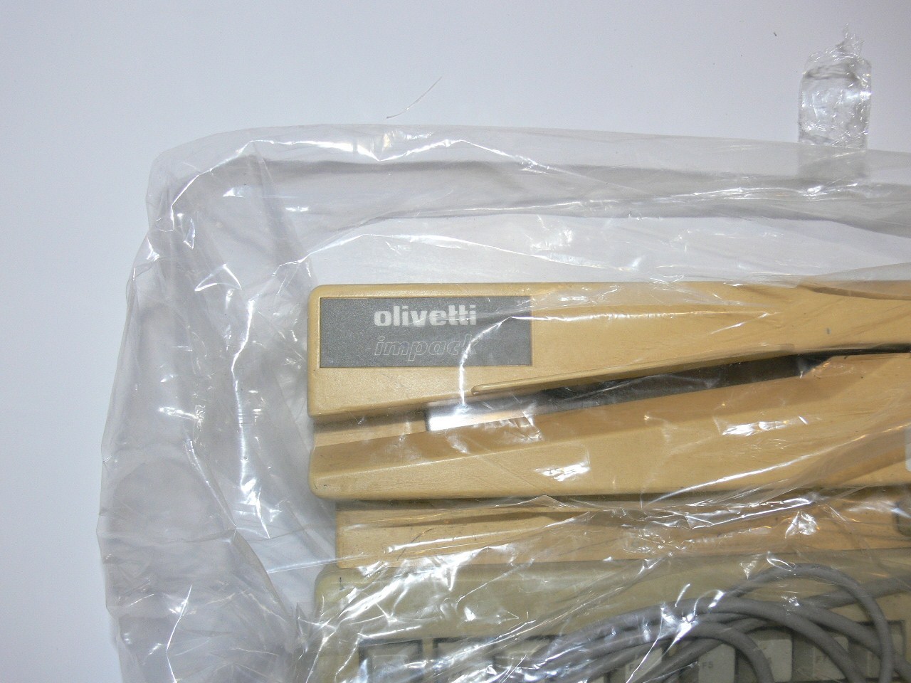 Olivetti Impack Keyboard TMF 100 Magstripe Magnetic Swipe Card Reader (trk 2&3) - Picture 2 of 4