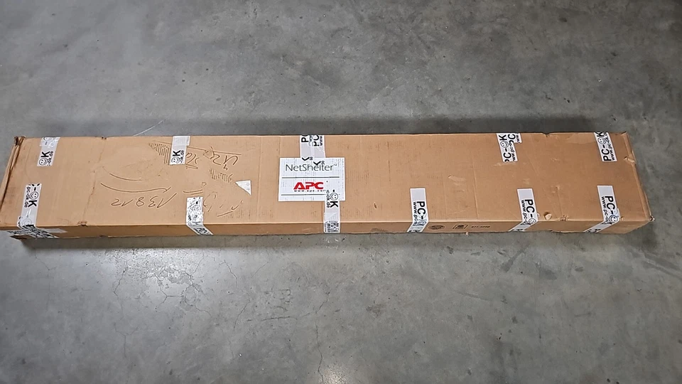 APC Netshelter 42U - - Bild 2 von 4