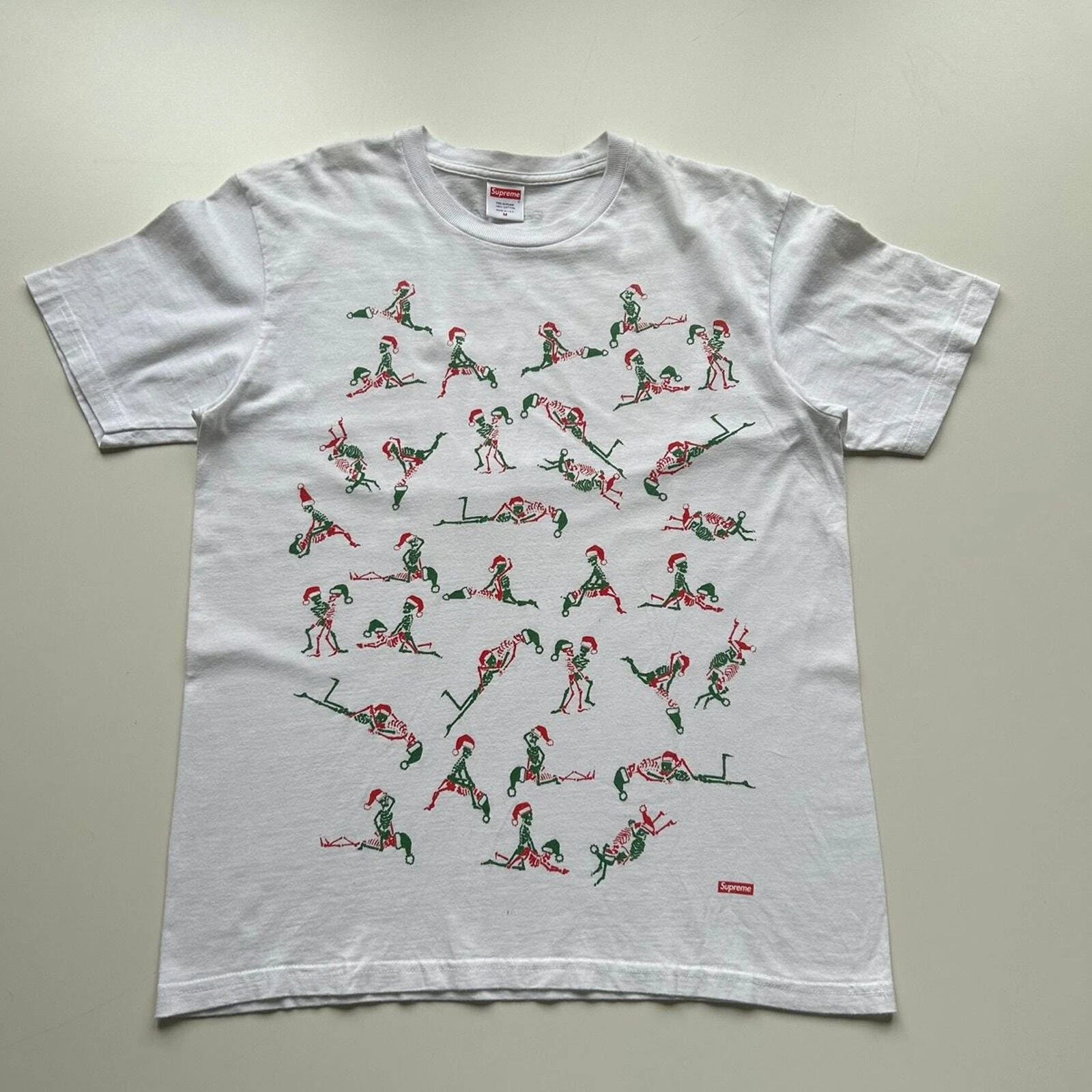 Décembre 2017 Supreme Christmas Squelette Graphique T shirt Homme Medium Rare