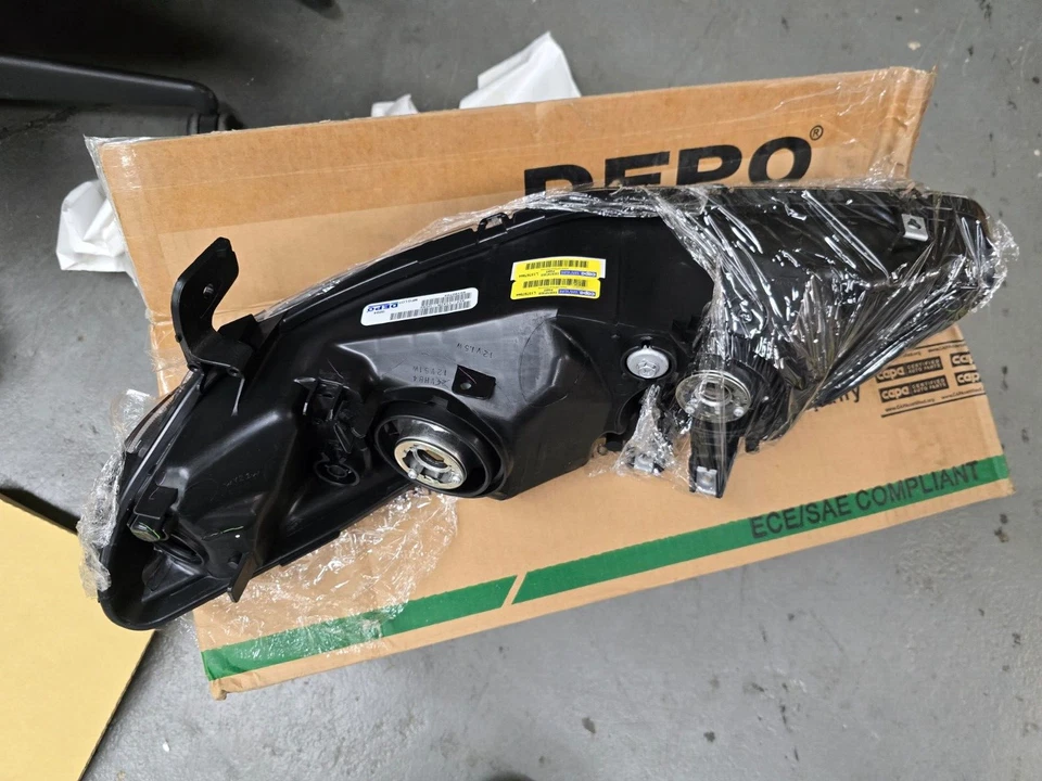 Faro derecho lado pasajero DEPO apto para Honda Civic Sedán 2006-2011 33101-SNC-A01 Foto 4 de 4