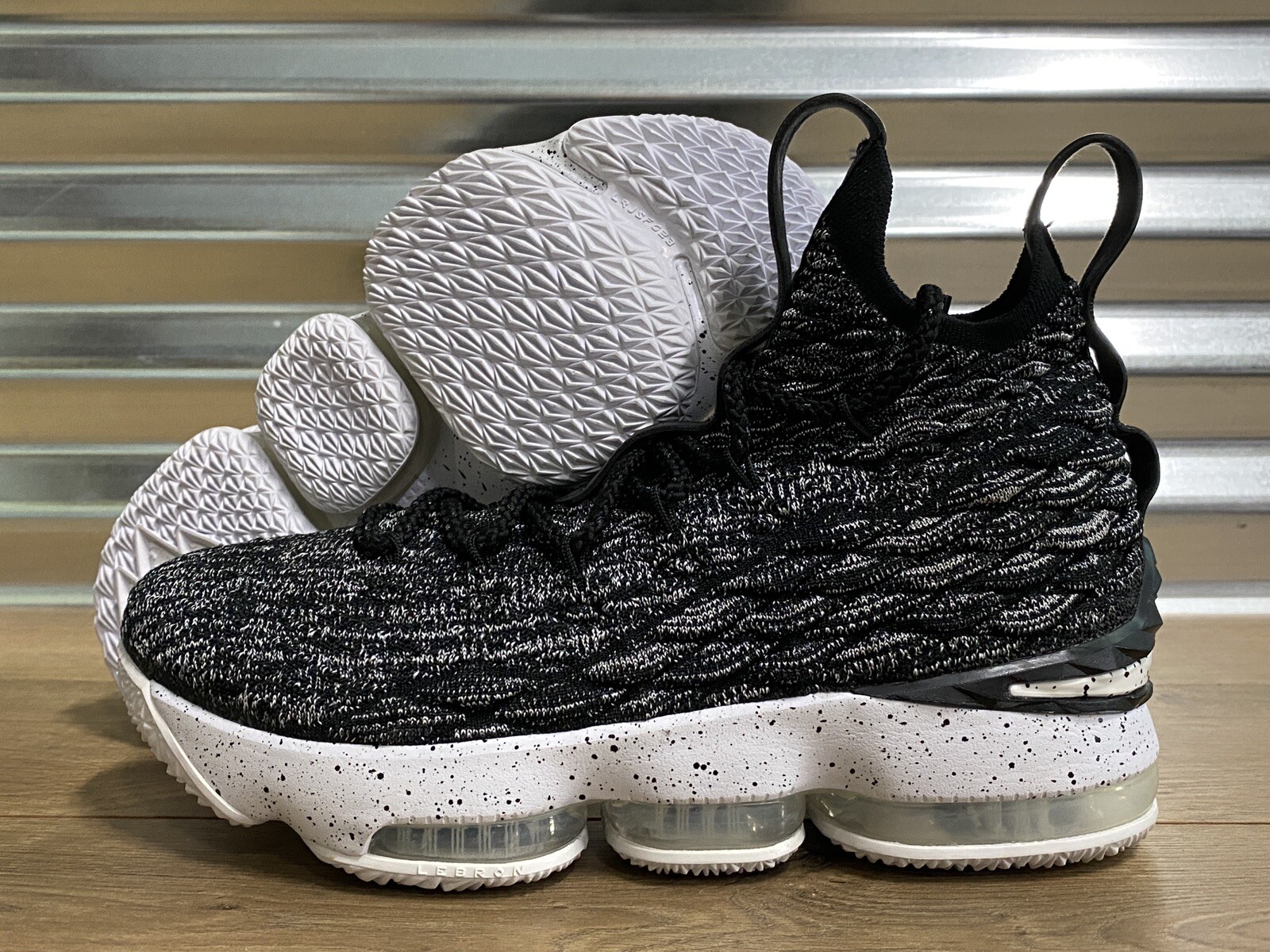 nike lebron xv