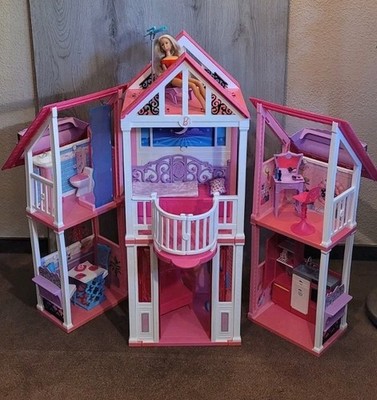 Barbie Dreamhouse Malibu von 2010 voll möbliert mit einer original  PETRA 