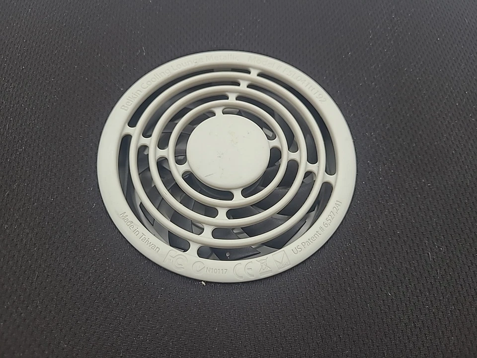 Almohadilla de enfriamiento Belkin gris claro para computadora portátil portátil salón alimentada por USB probada y funciona Foto 3 de 4