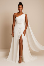 Robe ivoire une épaule – fente et drapé fluide