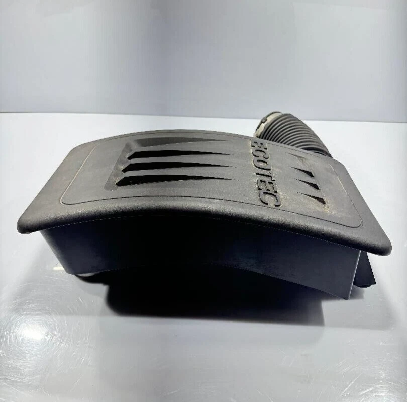 10-17 CHEVY EQUINOX ECOTEC AIR INTAKE RESONATOR P/N 20920721 OEM USED GM PART - Image 3 of 4