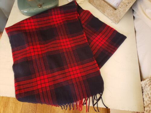 Scarf, Red And Navy Plaid, Cute And Soft. H & M. 14 × 71 Inches. EUC. Unisex