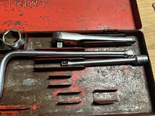 Vtg 15 Piece Snap-on 3/8”Drive Socket Ratchet Set Extensions Metal Box - Picture 5 of 6