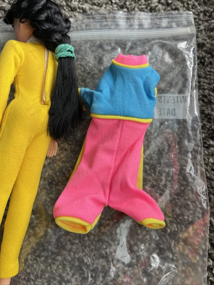 Boneco Power Ranger Aisha amarelo Mighty Morphin Power Rangers The Movie - Imagem 3 de 4