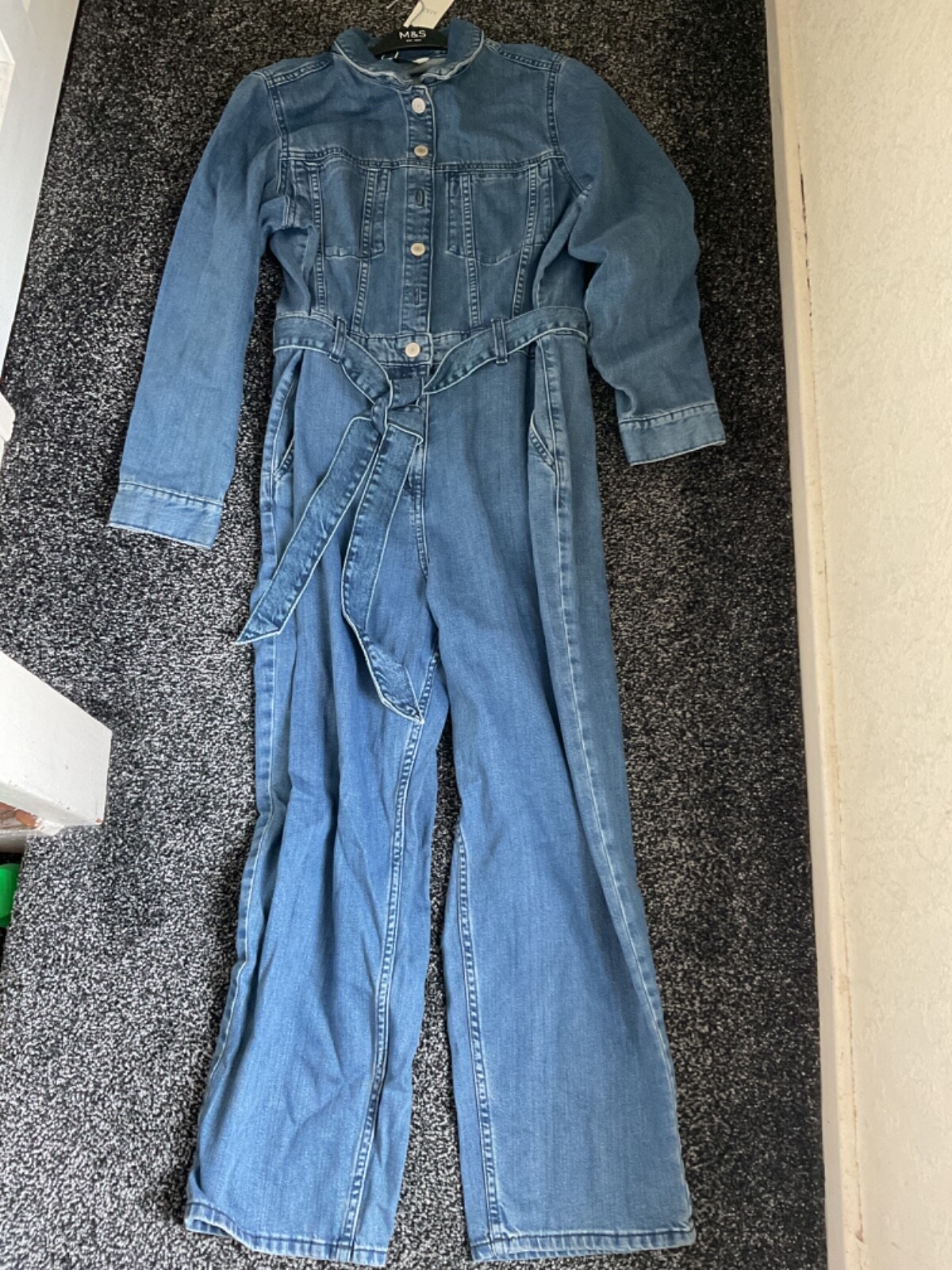 Picture 21 of 24