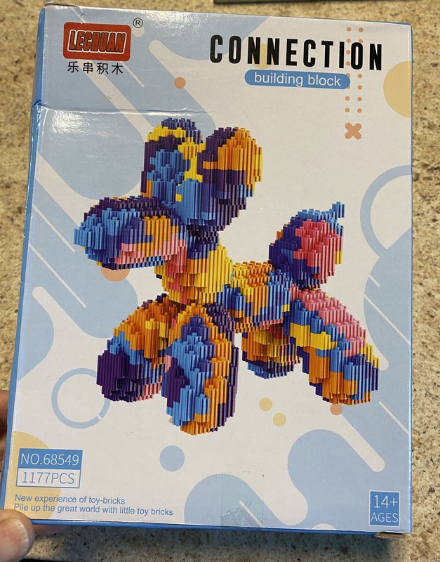 Lechuan Connection Building Blocks “Balloon” Dog Building Toy Bricks 1177 PCS