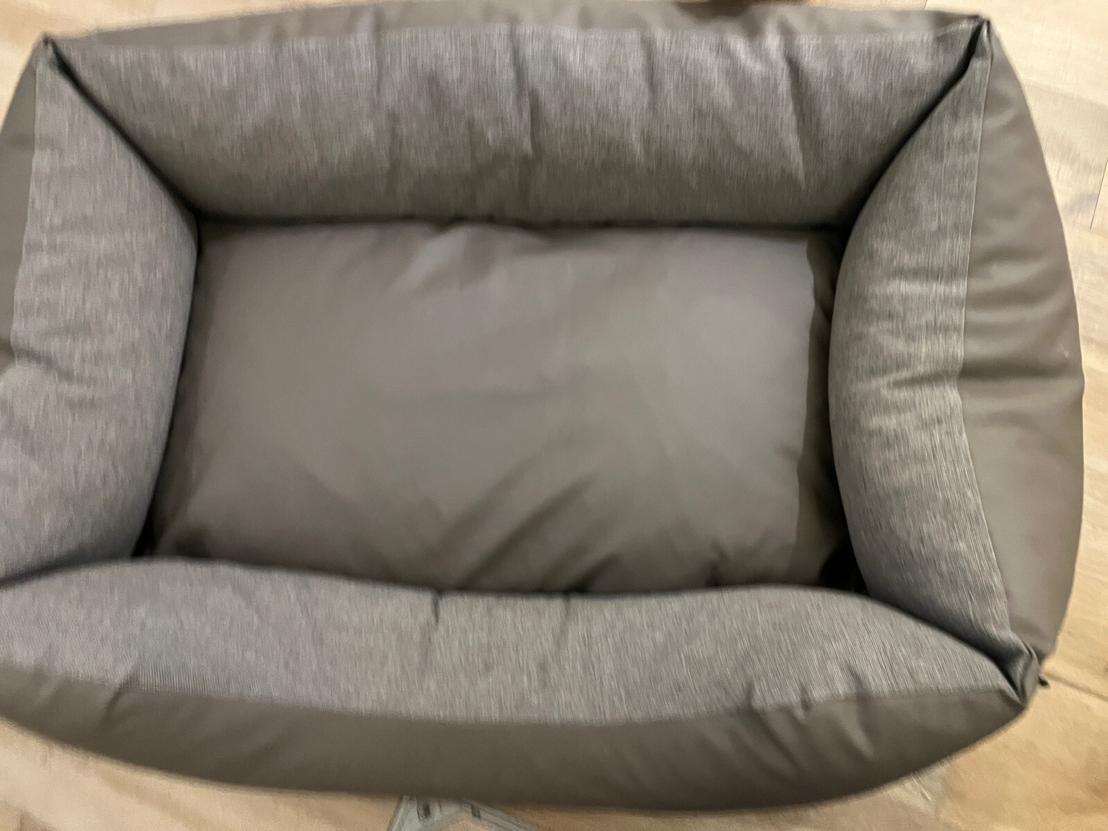 More XL Dog Bed, 120x80x30cm, Inner 95x75cm. Like New, Removable