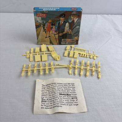 Vintage Airfix #s42 Station Accessories Set, HO Gauge, Model Railway Figurines