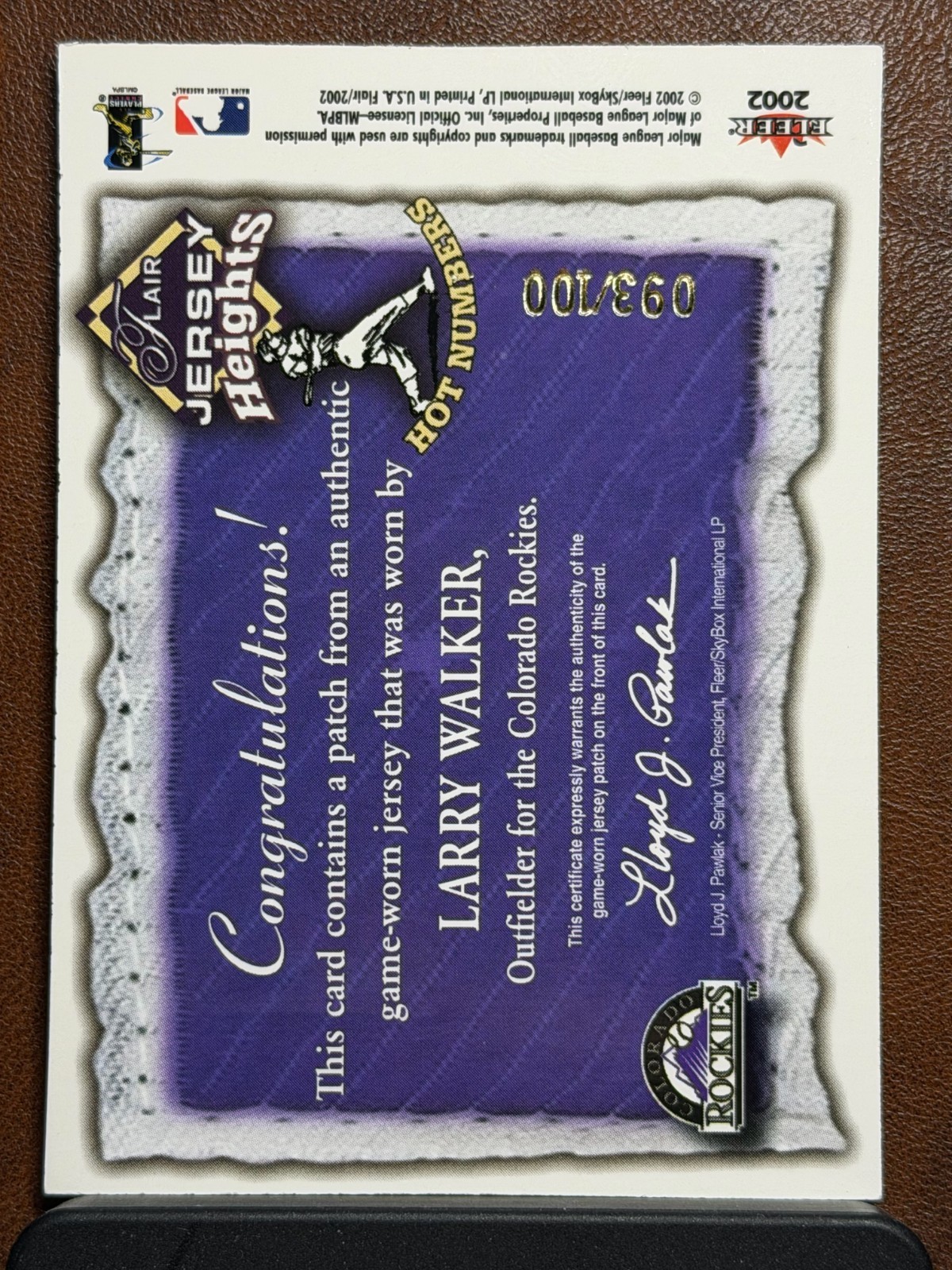 2002 Flair Jersey Heights Hot Numbers Patch Larry Walker HOF /100 #093 Game-Worn view 3