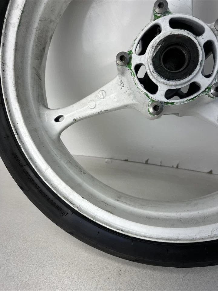 2006 SUZUKI GSXR600 750 FRONT WHEEL RIM 54111-41G00-019 3.5 *BENT* White - Image 3 of 4