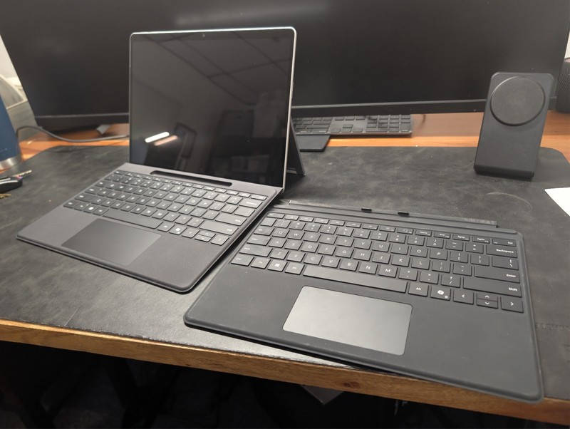 Snapdragon X Elite, 32GB RAM, 2TB SSD + more Microsoft Surface Pro 11th (13")