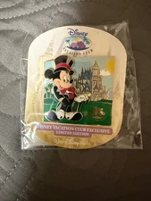 Disney Vacation Club DVC Club 2006 Collection Dapper Mickey Castle