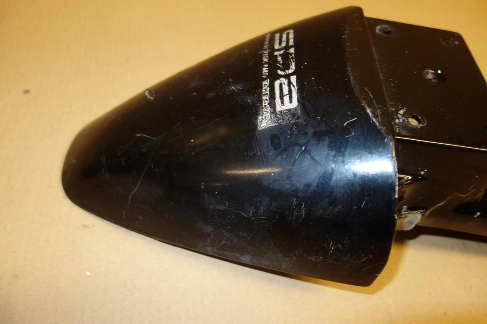 Guardabarros delantero Suzuki Rgv250 rgv 250 vj21 cuadro carrocería dañado Foto 3 de 4