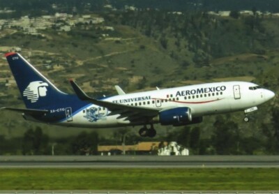 Aeromexico Boeing 737-700 XA-CTG ''El Universal cs'' @ Quito - postcard