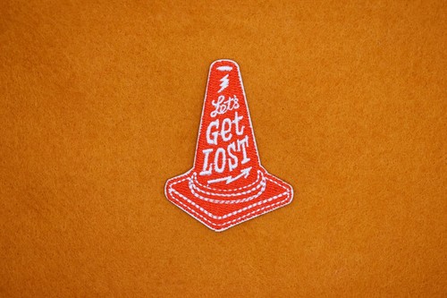 Traffic Cone ’Let Get Lost‘ Iron On Patch/Traffic Cone Badge/DIY Embroidery/Deco - Picture 3 of 4