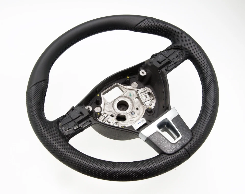 Funda volante cuero Volkswagen Tiguan I año 2013 NUEVO CUERO Foto 2 de 4