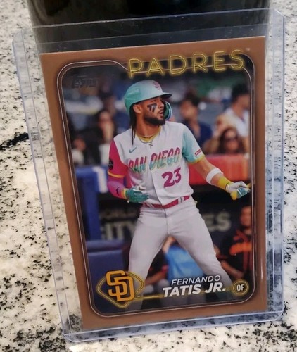 2024 Topps Series 1 Fernando Tatis Jr. Numbered /2024 Gold, #23 Padres